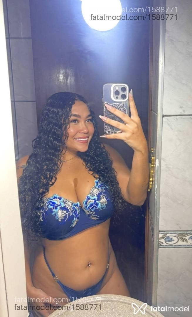 Acompanhante mulher morena (o) de olhos castanhos - Stefany