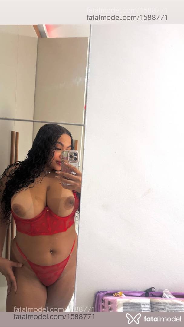 Acompanhante mulher morena (o) de olhos castanhos - Stefany
