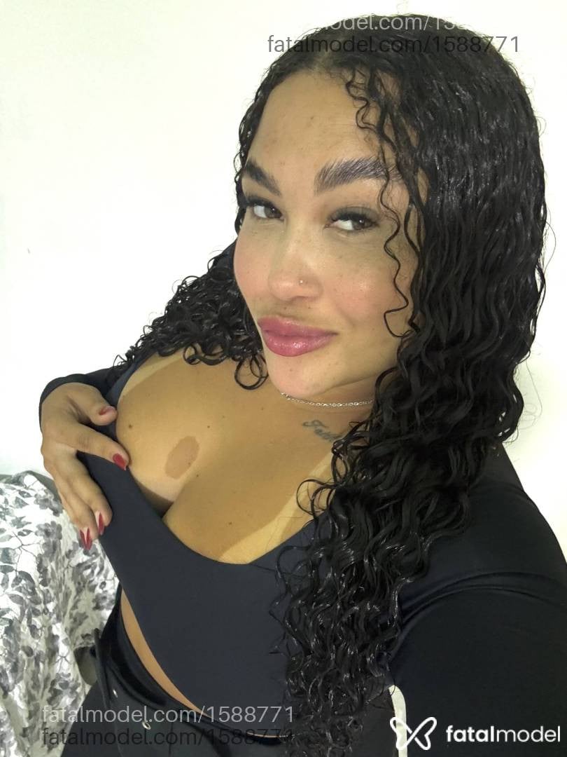 Acompanhante mulher morena (o) de olhos castanhos - Stefany