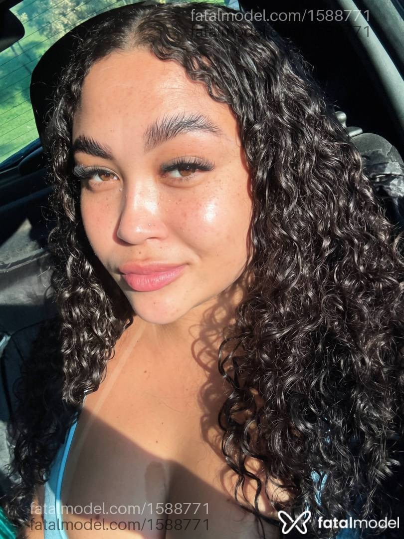 Acompanhante mulher morena (o) de olhos castanhos - Stefany