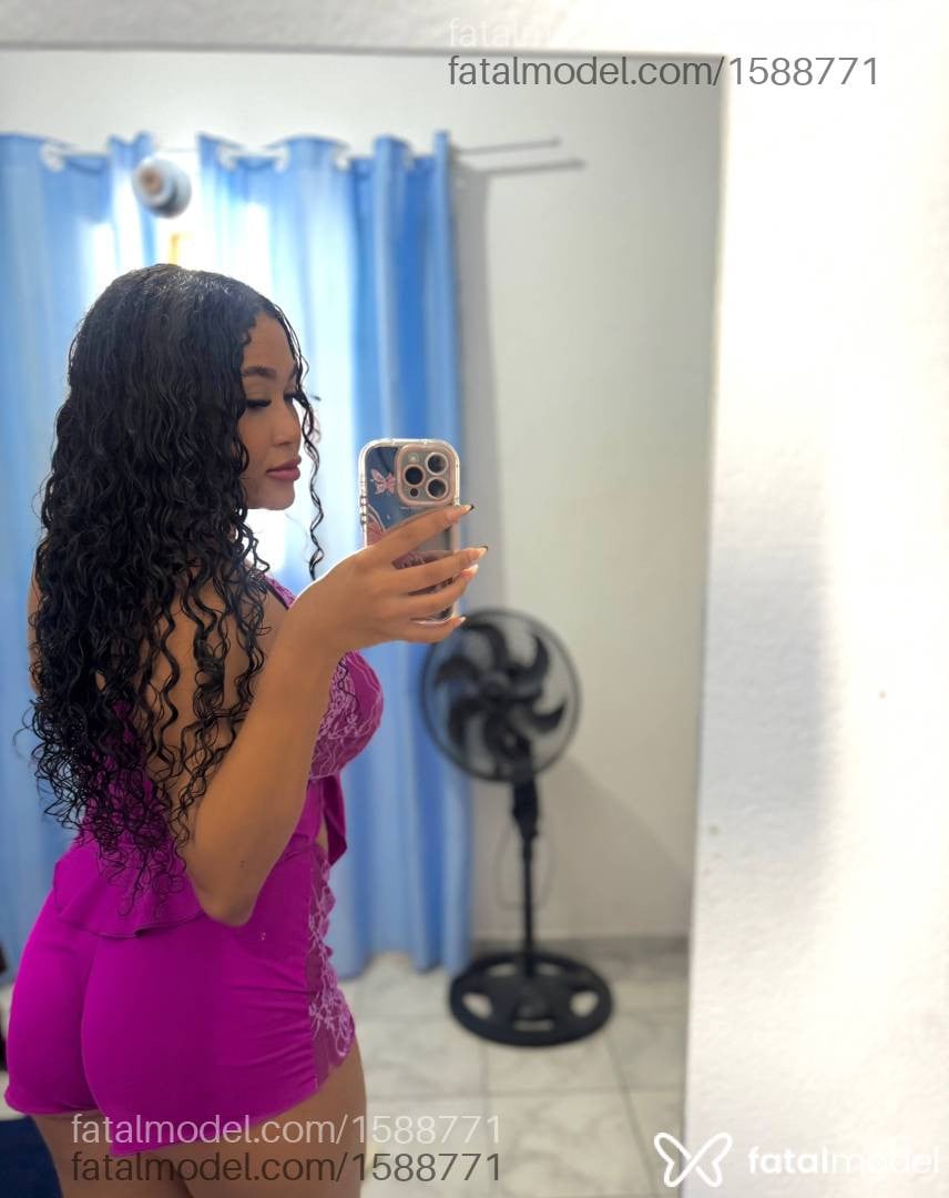 Acompanhante mulher morena (o) de olhos castanhos - Stefany