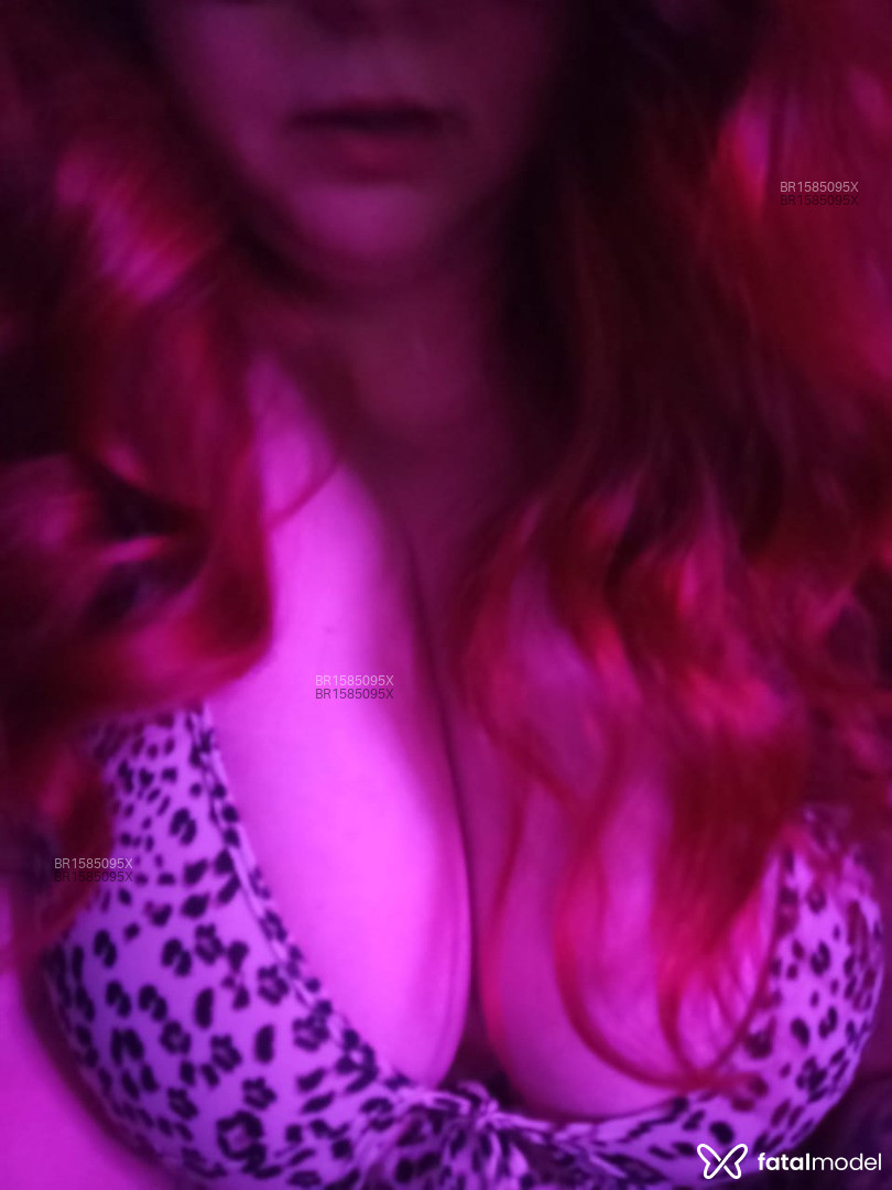 Acompanhante mulher ruiva (o) de olhos castanhos em Virtual Acompanhante mulher ruiva (o) de olhos castanhos em Virtual - Laura