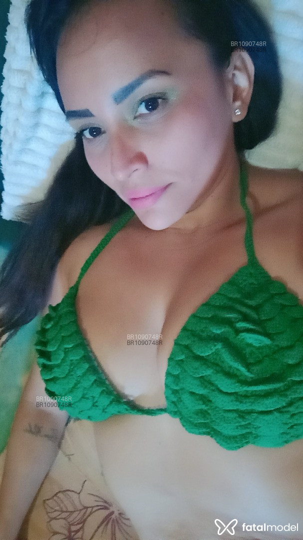Acompanhante mulher morena (o) de olhos pretos em Virtual Acompanhante mulher morena (o) de olhos pretos em Virtual - Emily fontinely