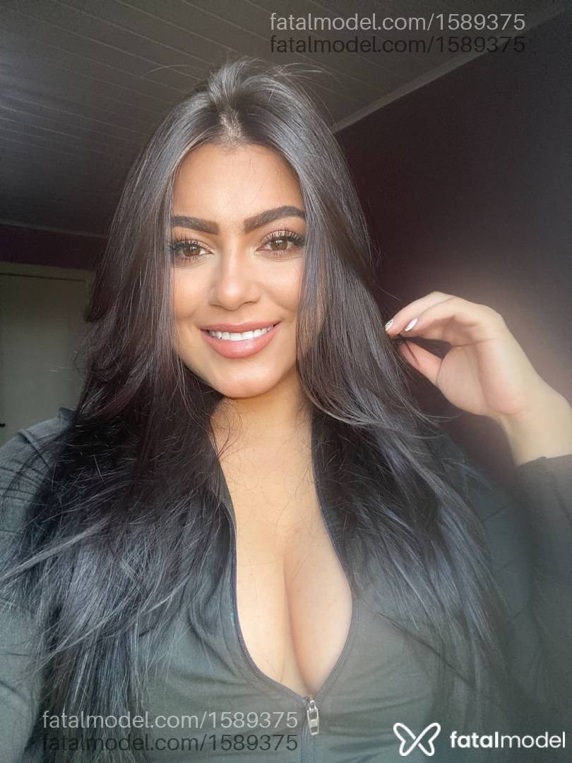 Acompanhante mulher morena (o) de olhos castanhos - Carol