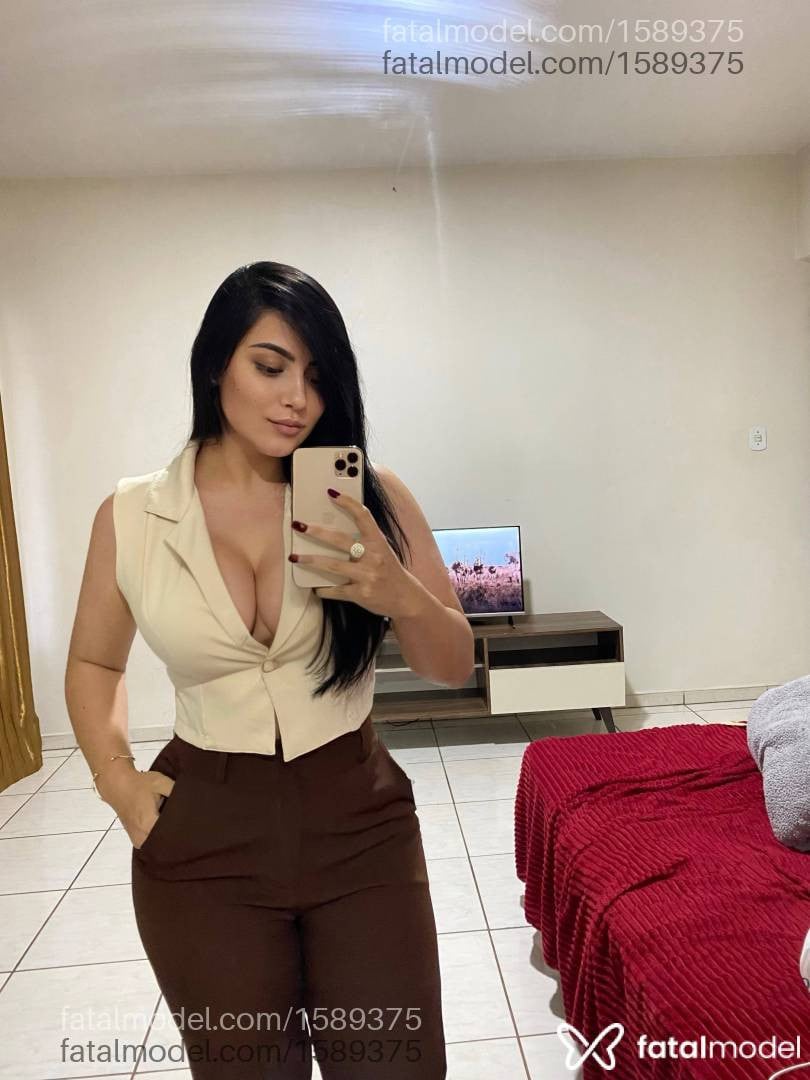 Acompanhante mulher morena (o) de olhos castanhos - Carol