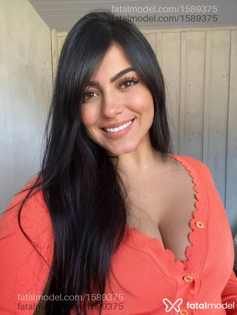 Acompanhante mulher morena (o) de olhos castanhos - Carol