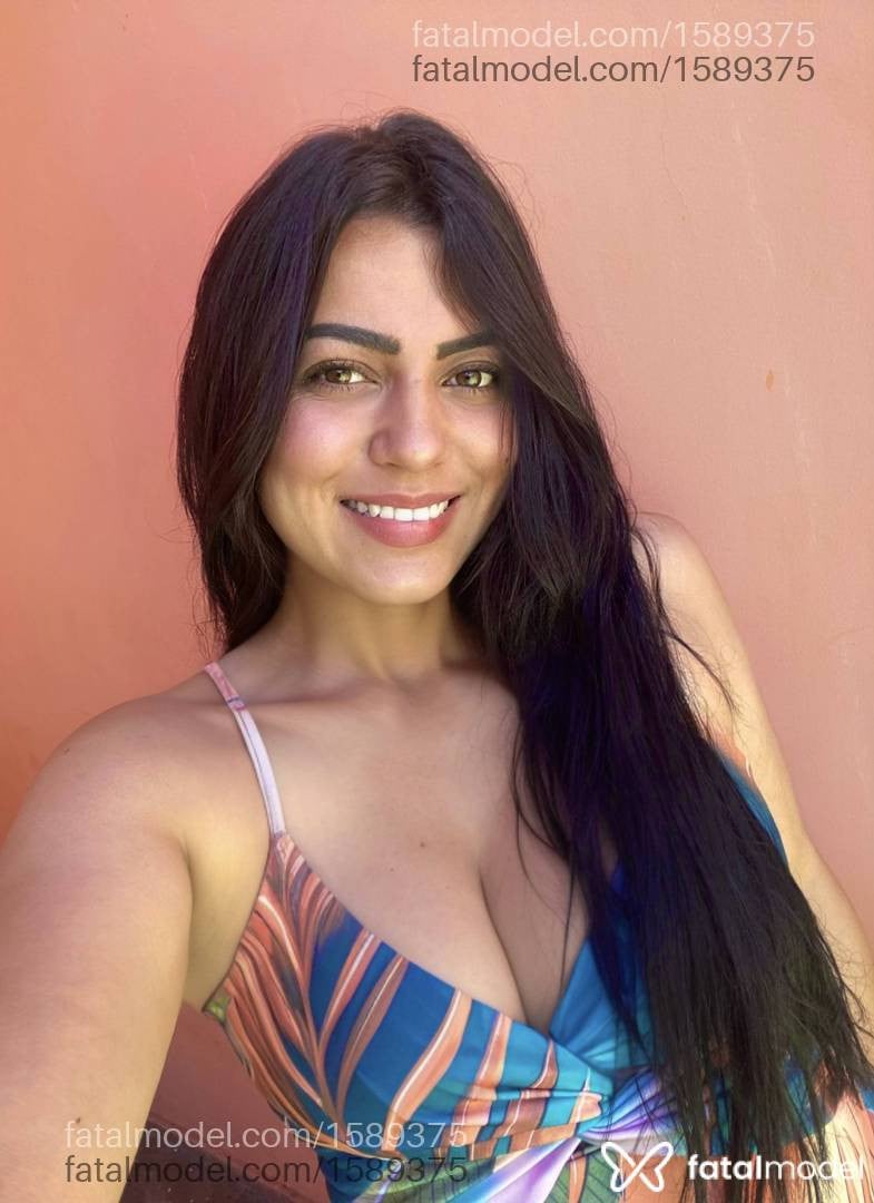 Acompanhante mulher morena (o) de olhos castanhos - Carol