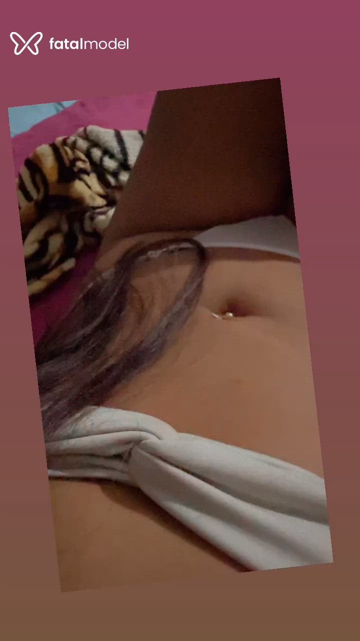Acompanhante mulher morena (o) de olhos pretos - Júlia