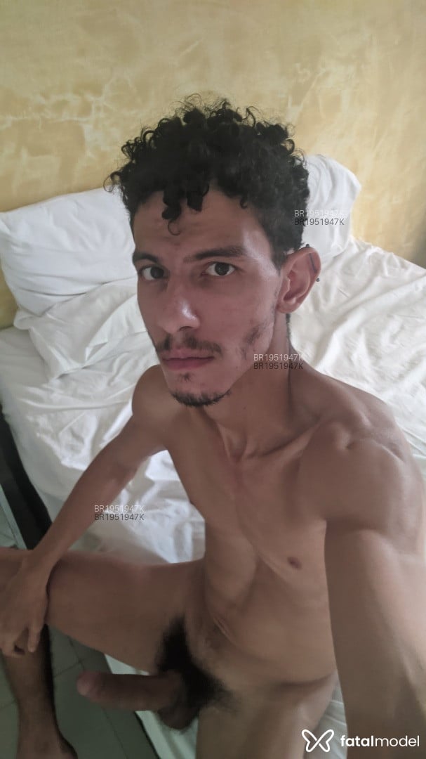 Acompanhante homem morena (o) de olhos castanhos - Caique Acompanhante homem morena (o) de olhos castanhos - Caique