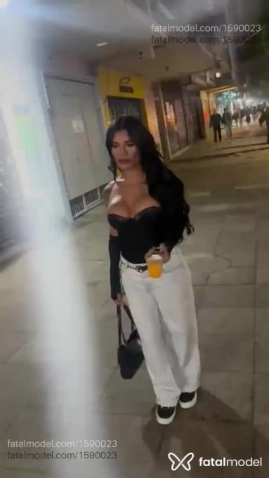 Acompanhante travesti com cabelo castanho de olhos castanhos em Porto Alegre Acompanhante travesti com cabelo castanho de olhos castanhos em Porto Alegre - Jhady Freitas