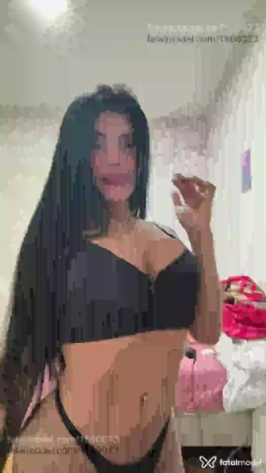 Acompanhante travesti com cabelo castanho de olhos castanhos em Porto Alegre Acompanhante travesti com cabelo castanho de olhos castanhos em Porto Alegre - Jhady Freitas