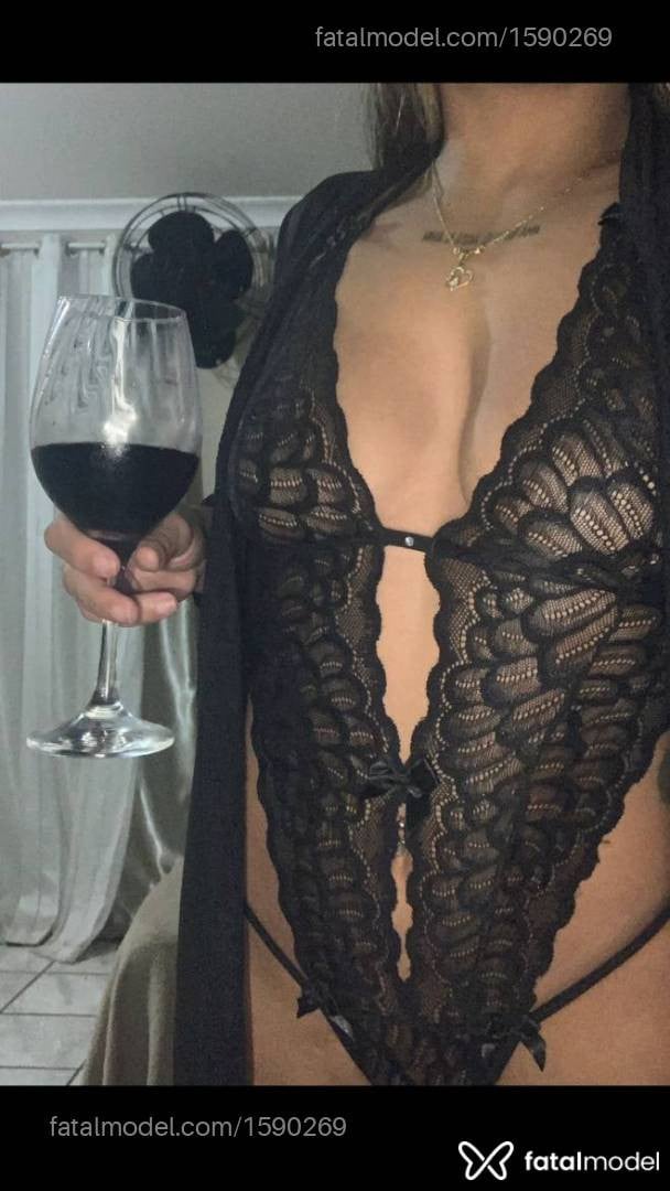 Acompanhante mulher loira (o) de olhos castanhos em Linhares - Kethlen dias