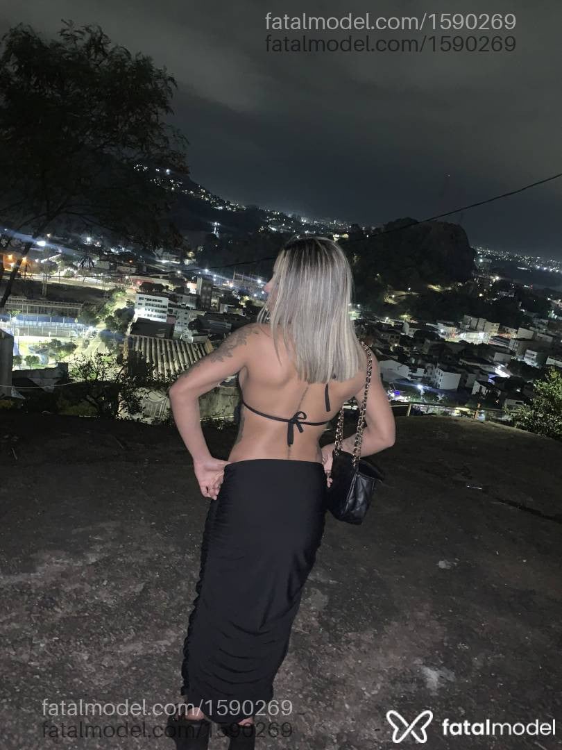 Acompanhante mulher loira (o) de olhos castanhos - Kethlen dias