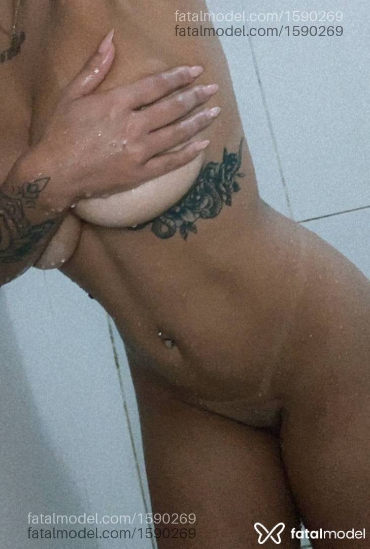 Acompanhante mulher loira (o) de olhos castanhos - Kethlen dias