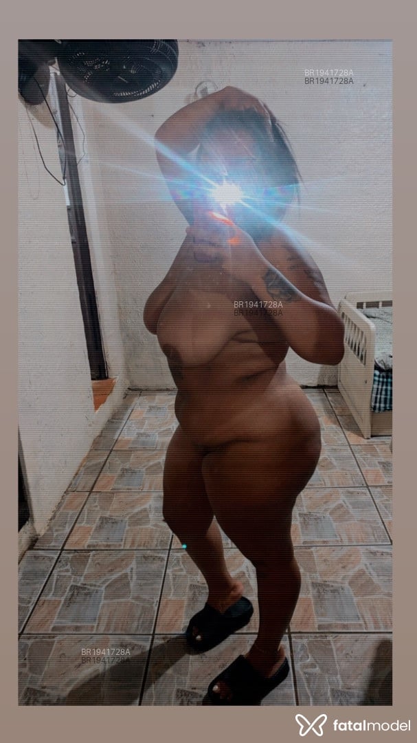 Acompanhante mulher com cabelo castanho de olhos mel em Porto Alegre - Priscila