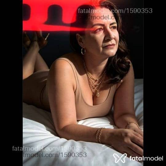 Acompanhante mulher ruiva (o) de olhos verdes - Bruna
