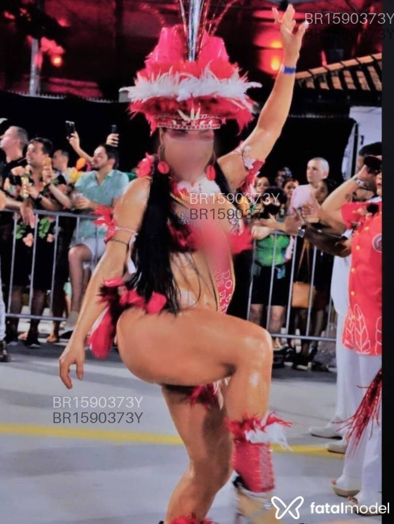 Acompanhante mulher com cabelo castanho de olhos castanhos em Guaratinguetá Acompanhante mulher com cabelo castanho de olhos castanhos em Guaratinguetá - Antonella Vitória