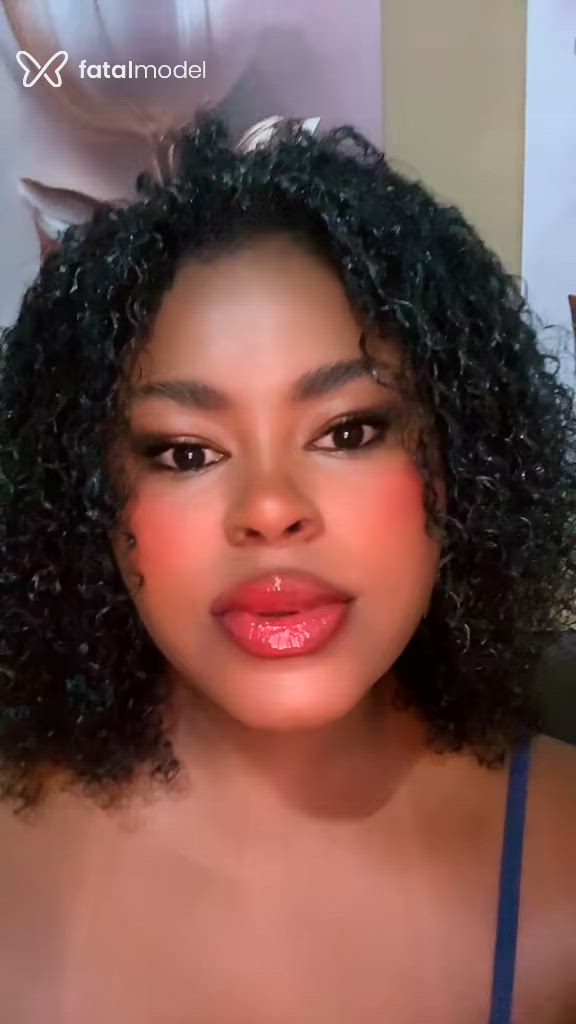 Acompanhante mulher morena (o) de olhos pretos - Darah Taylor