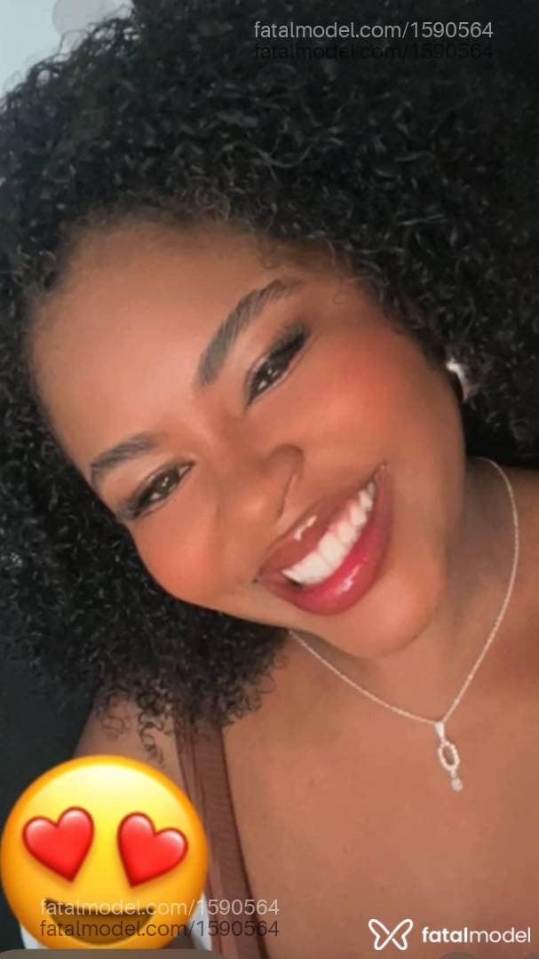 Acompanhante mulher morena (o) de olhos pretos - Darah Taylor