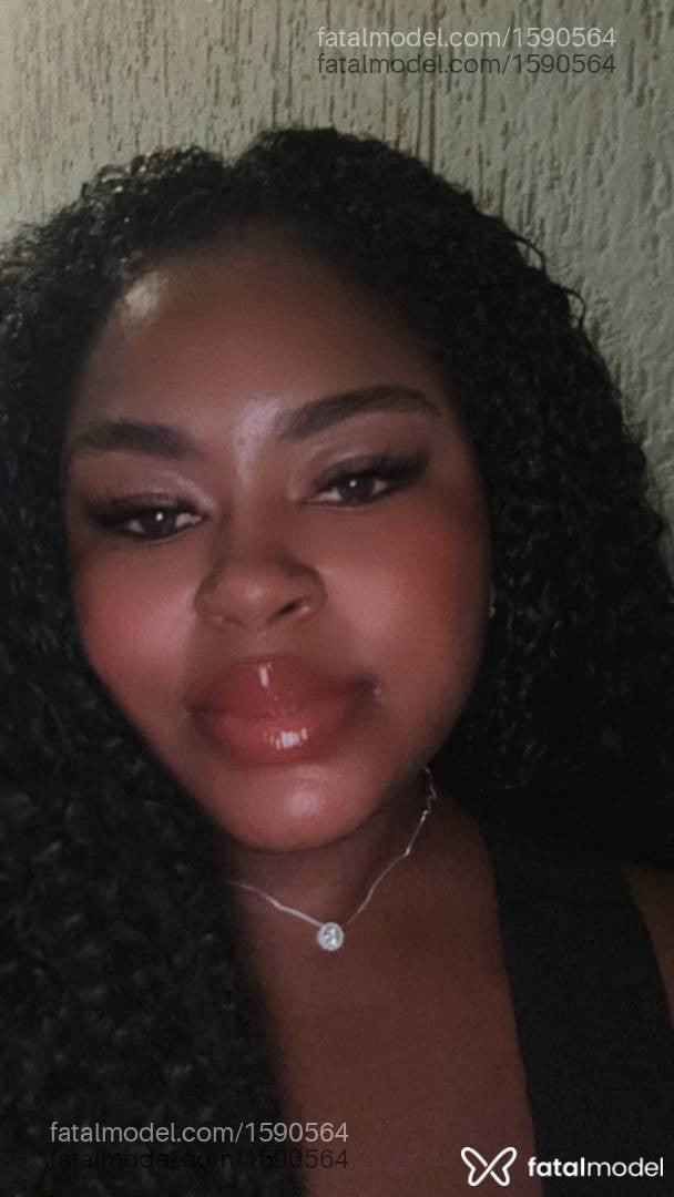 Acompanhante mulher morena (o) de olhos pretos - Darah Taylor