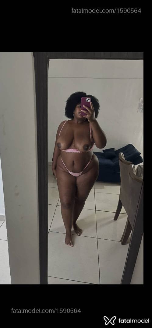 Acompanhante mulher morena (o) de olhos pretos - Darah Taylor