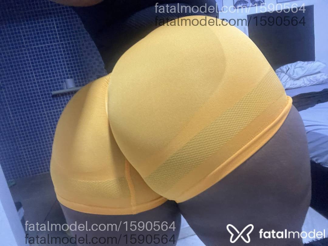 Acompanhante mulher morena (o) de olhos pretos - Darah Taylor