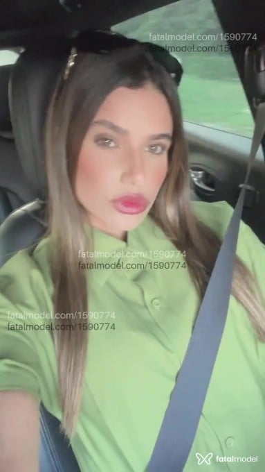 Acompanhante mulher loira (o) de olhos verdes em Virtual Acompanhante mulher loira (o) de olhos verdes em Virtual - Glennda Ostiny