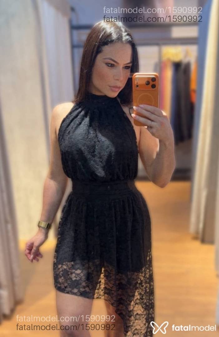 Acompanhante mulher com cabelo castanho de olhos castanhos - Isadora Bianchinni