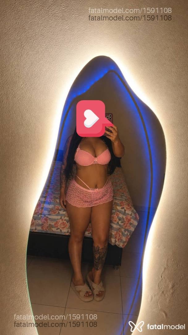 Acompanhante mulher morena (o) de olhos pretos - Amanda Ferraz
