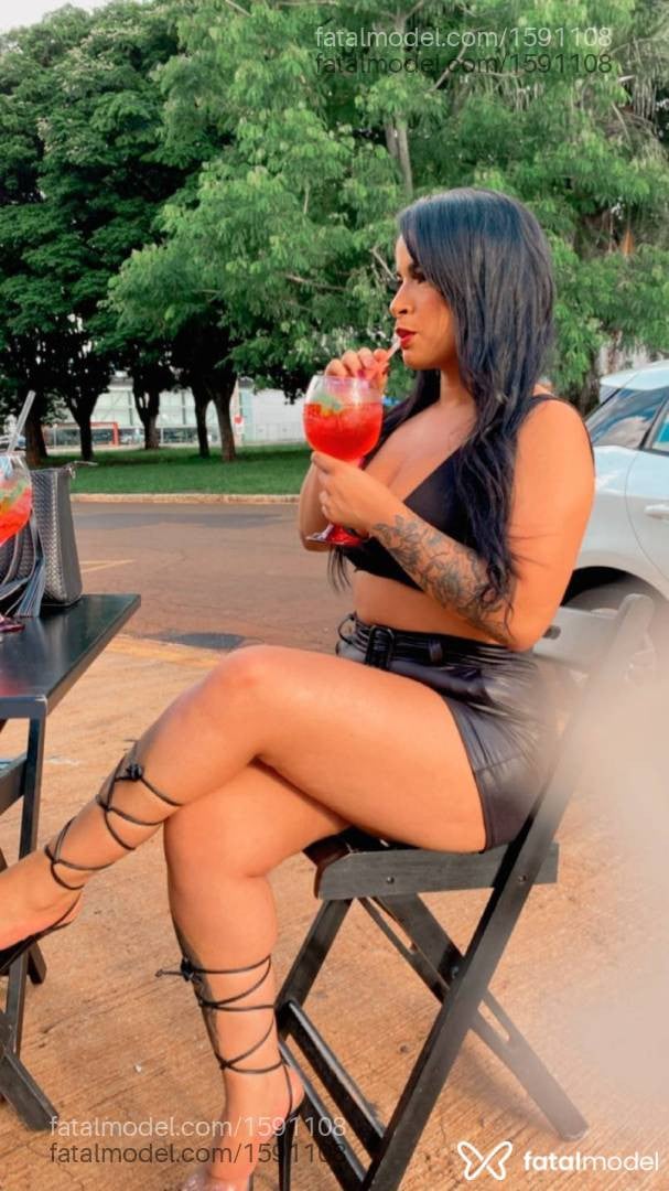 Acompanhante mulher morena (o) de olhos pretos - Amanda Ferraz