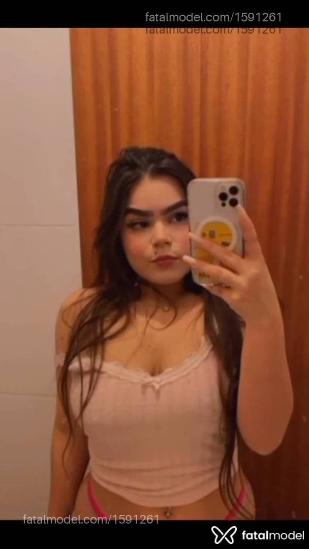 Acompanhante mulher com cabelo castanho de olhos castanhos em Araçatuba - Larissa