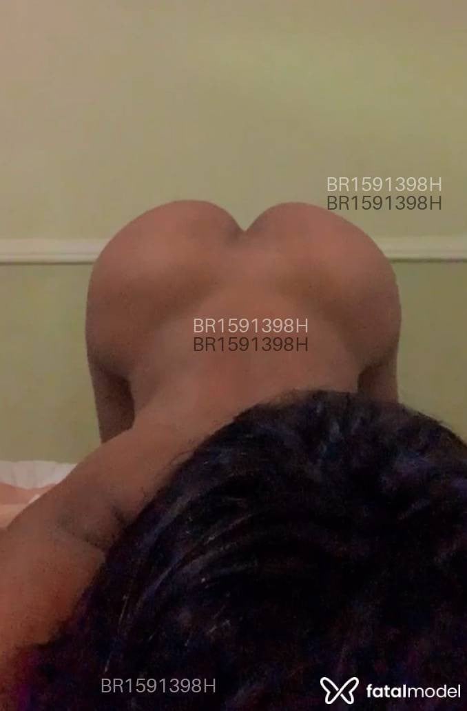 Acompanhante mulher trans morena (o) de olhos cinza em Sertãozinho - Luiza