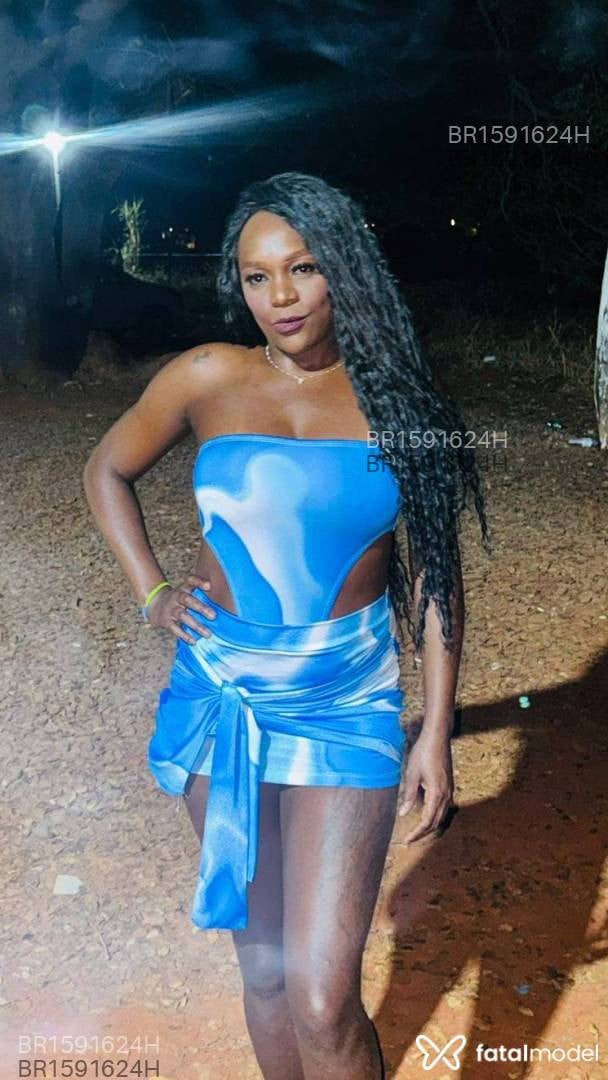 Acompanhante mulher morena (o) de olhos pretos em Morada Nova de Minas Acompanhante mulher morena (o) de olhos pretos em Morada Nova de Minas - Preta rara
