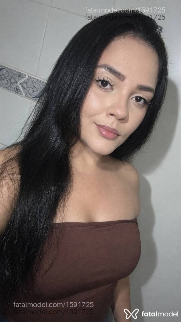 Acompanhante mulher com cabelo castanho de olhos castanhos - Carol