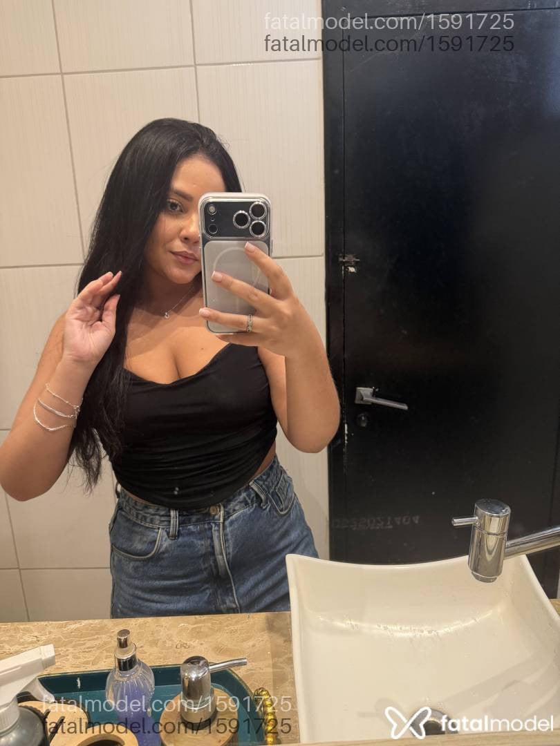 Acompanhante mulher com cabelo castanho de olhos castanhos - Carol