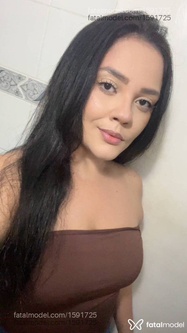 Acompanhante mulher com cabelo castanho de olhos castanhos - Carol
