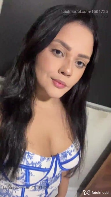 Acompanhante mulher com cabelo castanho de olhos castanhos - Carol