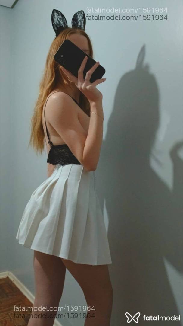 Acompanhante mulher loira (o) de olhos verdes - Babbi