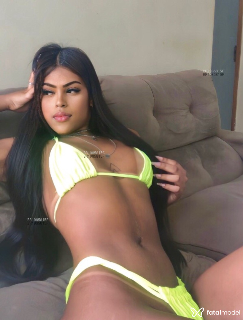 Acompanhante mulher trans morena (o) de olhos castanhos em Rio de Janeiro - Laila