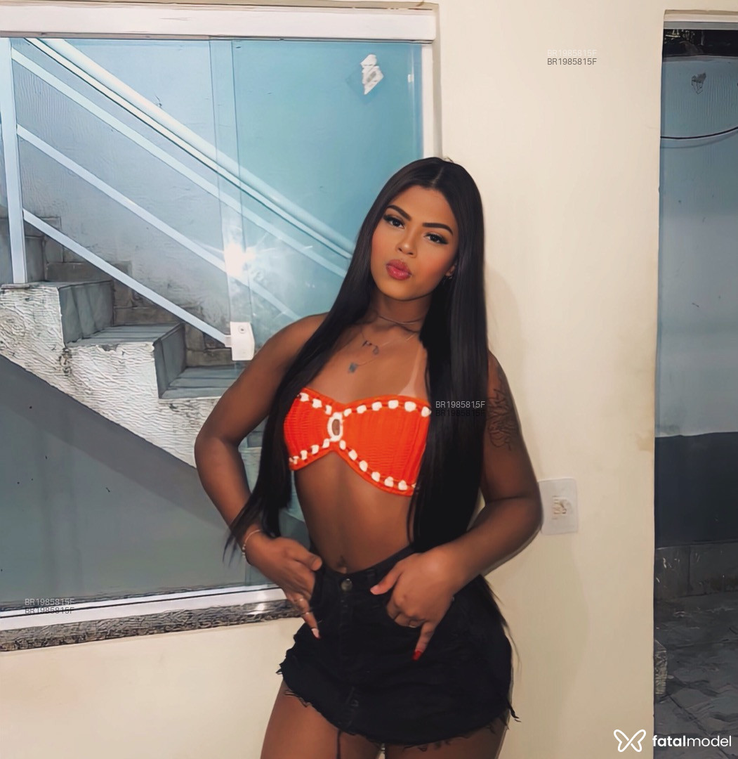 Acompanhante mulher trans morena (o) de olhos castanhos em Rio de Janeiro - Laila