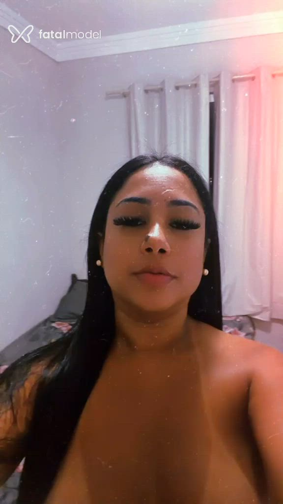 Acompanhante mulher com cabelo castanho de olhos castanhos - Isis Sampaio Acompanhante mulher com cabelo castanho de olhos castanhos - Isis Sampaio