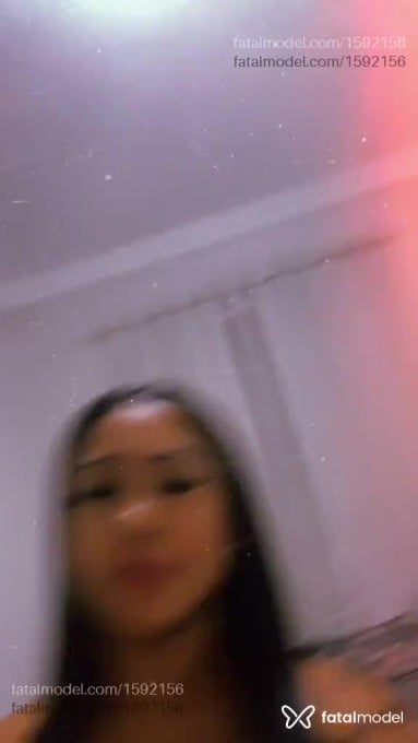 Acompanhante mulher com cabelo castanho de olhos castanhos - Isis Sampaio Acompanhante mulher com cabelo castanho de olhos castanhos - Isis Sampaio