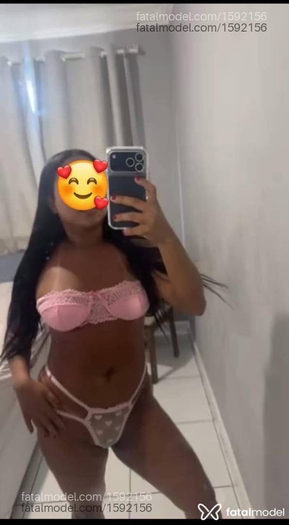 Acompanhante mulher com cabelo castanho de olhos castanhos - Isis Sampaio