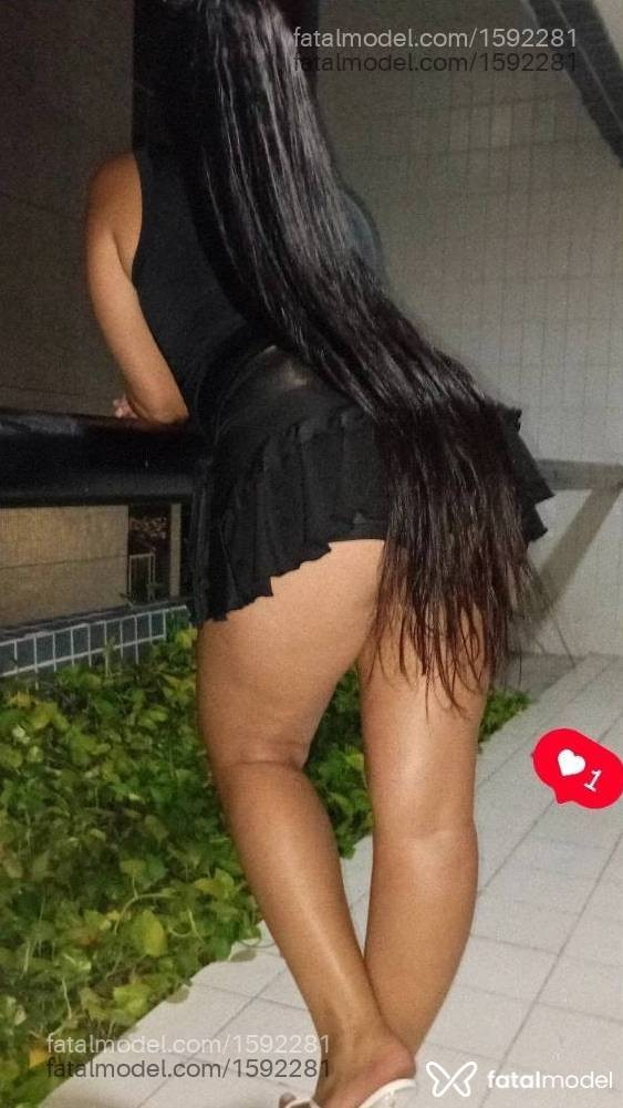 Acompanhante mulher com cabelo castanho de olhos castanhos - July Sam