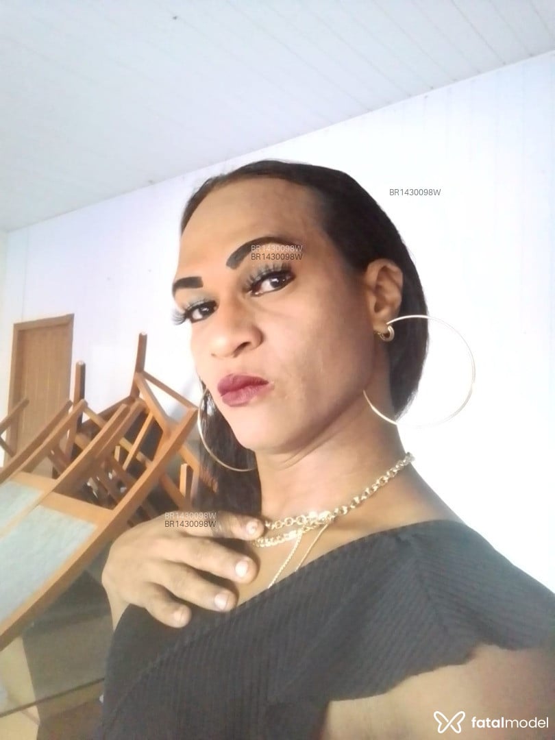 Acompanhante mulher trans morena (o) de olhos castanhos em Pontes e Lacerda - Estephany