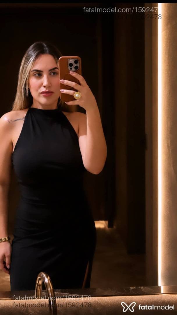 Acompanhante mulher loira (o) de olhos azuis - Angel Leblanc Acompanhante mulher loira (o) de olhos azuis - Angel Leblanc