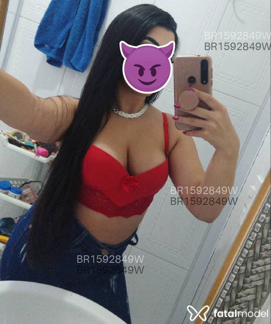 Acompanhante mulher com cabelo castanho de olhos castanhos em Divinópolis - Catarine keeny
