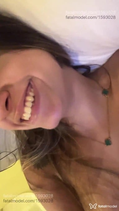 Acompanhante mulher loira (o) de olhos castanhos em São Paulo Acompanhante mulher loira (o) de olhos castanhos em São Paulo - Cat