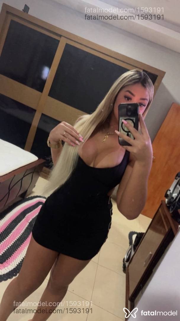Acompanhante mulher trans loira (o) de olhos castanhos - Agatha Bolzani