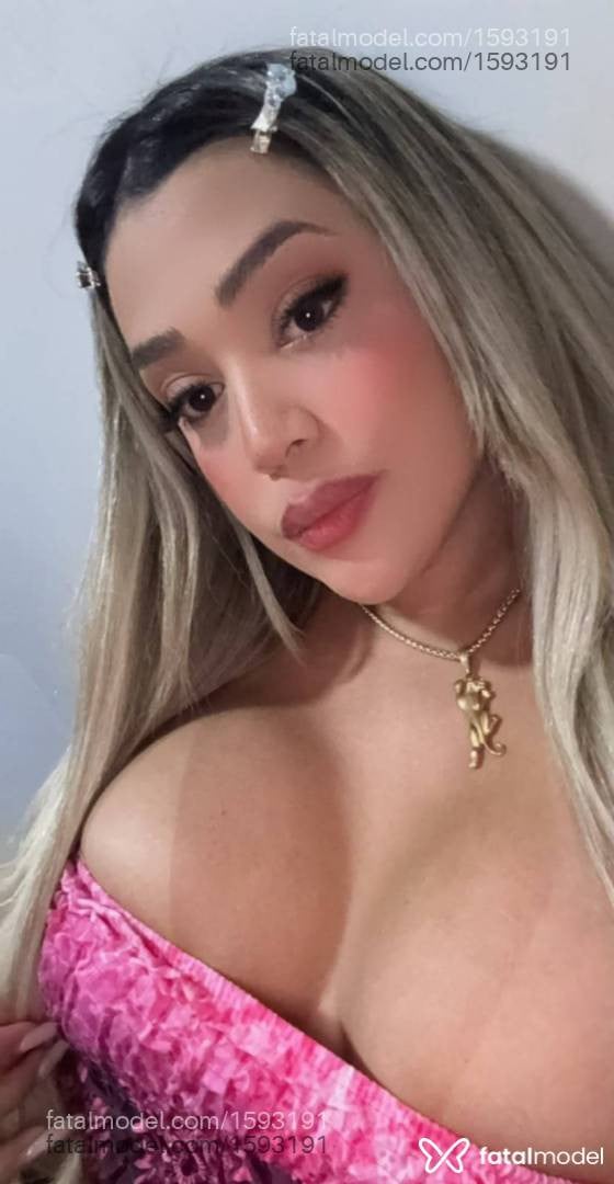 Acompanhante mulher trans loira (o) de olhos castanhos - Agatha Bolzani